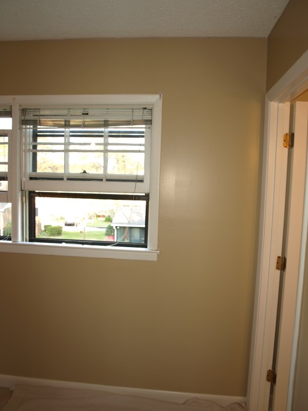 master bedroom new color, coat #1... Sherwin Williams Wheat