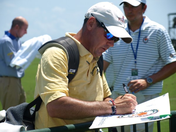 Rich Beam signing flags The Ocean Course, 2012 PGA Championship
